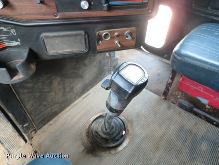 image for item FP9353 1996 Freightliner FLD120  flatbed truck