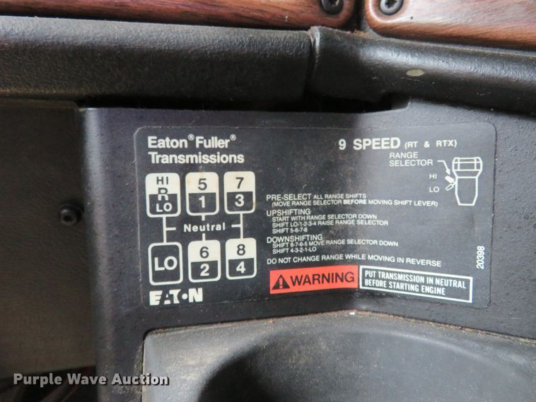 image for item FP9353 1996 Freightliner FLD120  flatbed truck