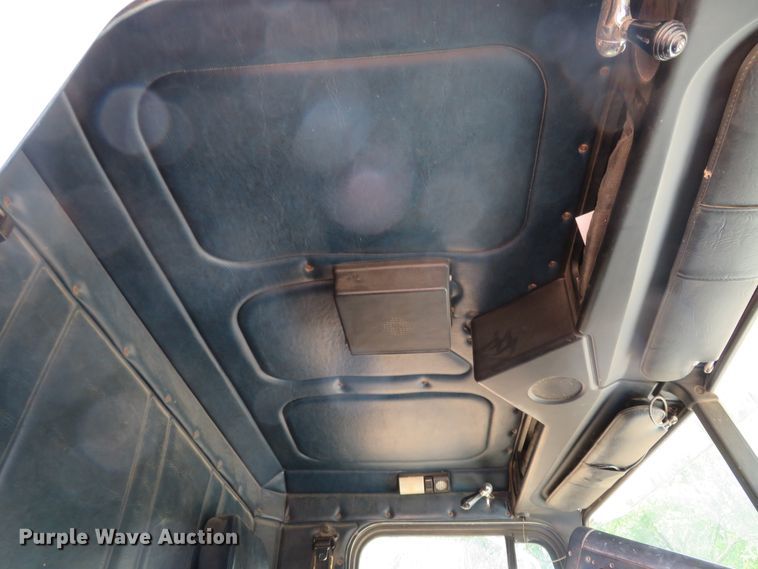 image for item FP9353 1996 Freightliner FLD120  flatbed truck