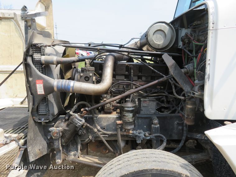 image for item FP9353 1996 Freightliner FLD120  flatbed truck