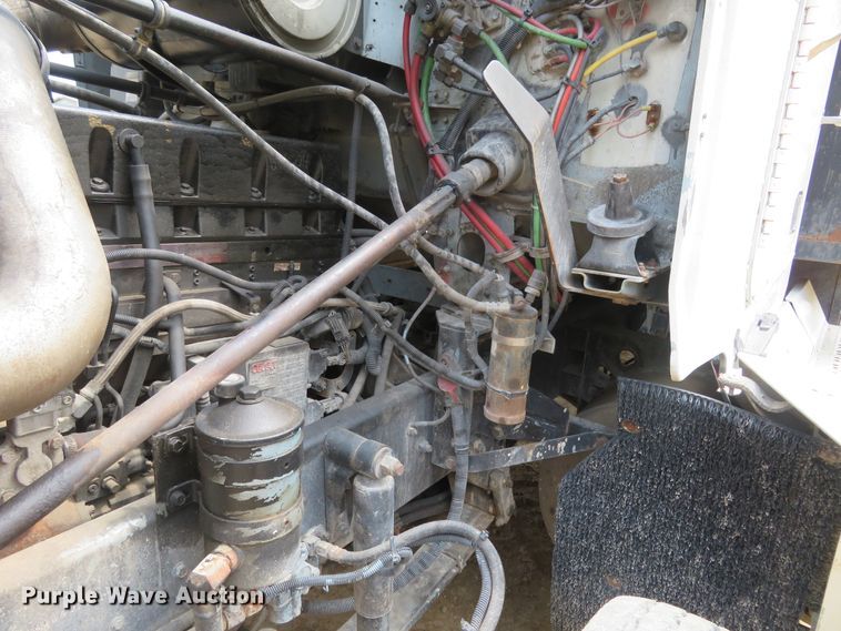 image for item FP9353 1996 Freightliner FLD120  flatbed truck