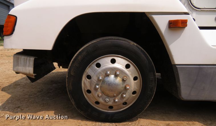 image for item FP9353 1996 Freightliner FLD120  flatbed truck