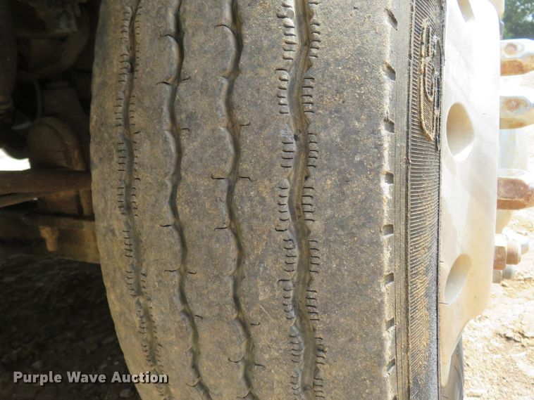 image for item FP9353 1996 Freightliner FLD120  flatbed truck