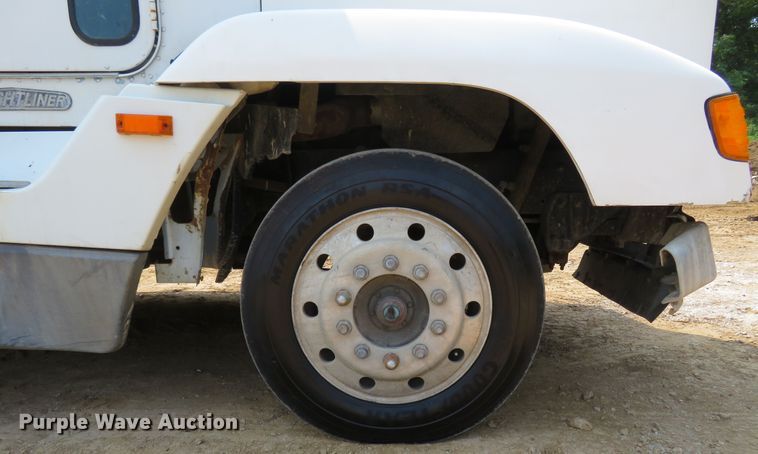 image for item FP9353 1996 Freightliner FLD120  flatbed truck