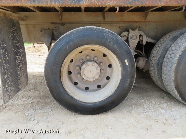 image for item FP9353 1996 Freightliner FLD120  flatbed truck