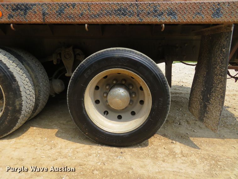 image for item FP9353 1996 Freightliner FLD120  flatbed truck