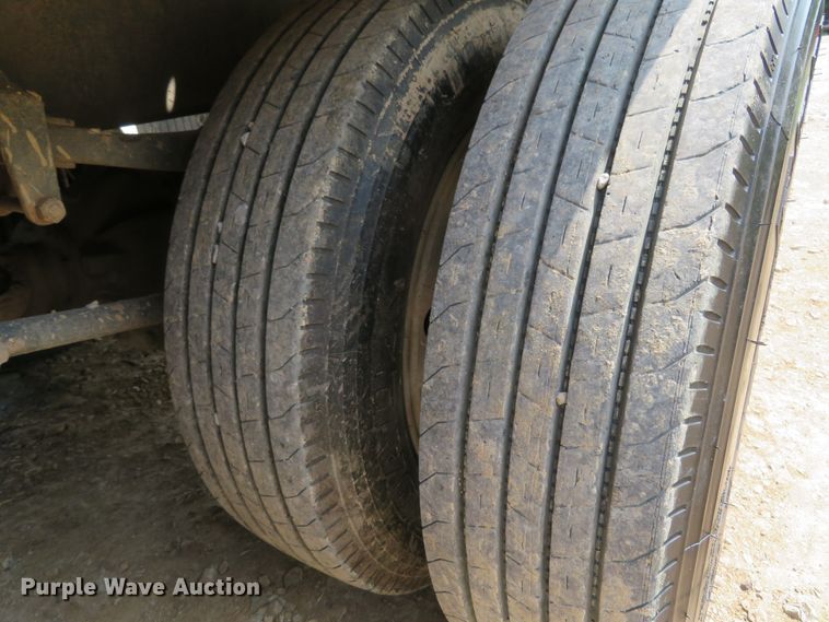 image for item FP9353 1996 Freightliner FLD120  flatbed truck