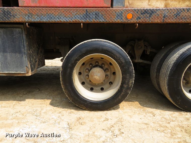 image for item FP9353 1996 Freightliner FLD120  flatbed truck