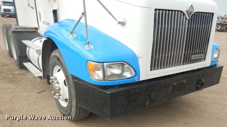 image for item HI9170 2007 International 9200  semi truck