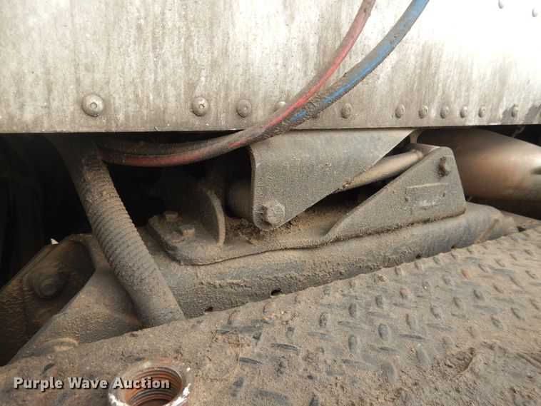 image for item HI9170 2007 International 9200  semi truck