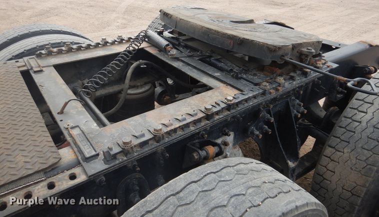 image for item HI9170 2007 International 9200  semi truck