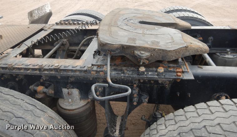 image for item HI9170 2007 International 9200  semi truck