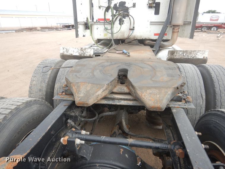 image for item HI9170 2007 International 9200  semi truck