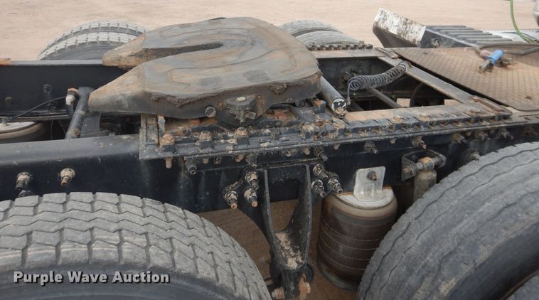 image for item HI9170 2007 International 9200  semi truck