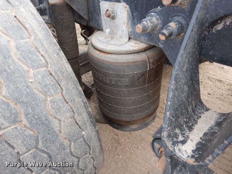 image for item HI9170 2007 International 9200  semi truck