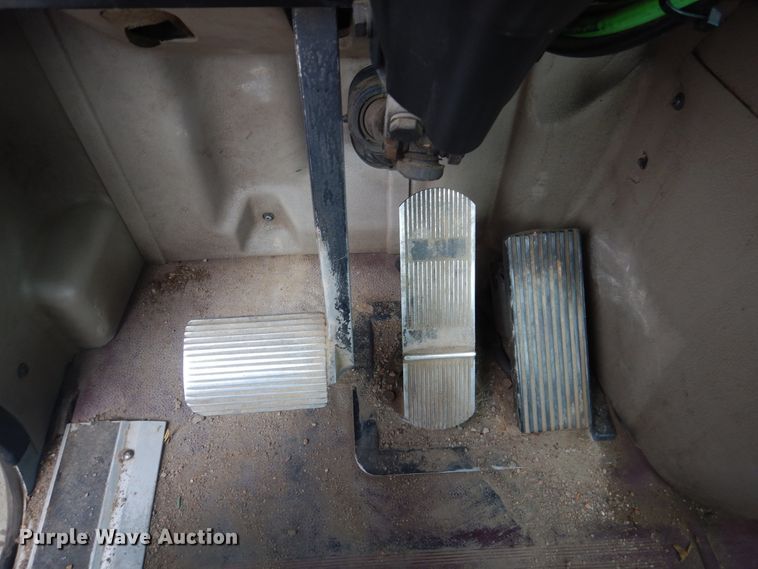 image for item HI9170 2007 International 9200  semi truck