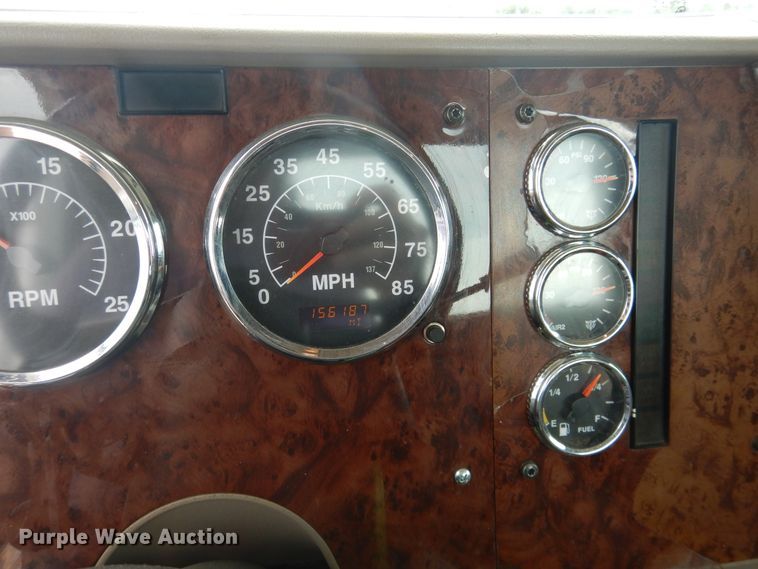 image for item HI9170 2007 International 9200  semi truck