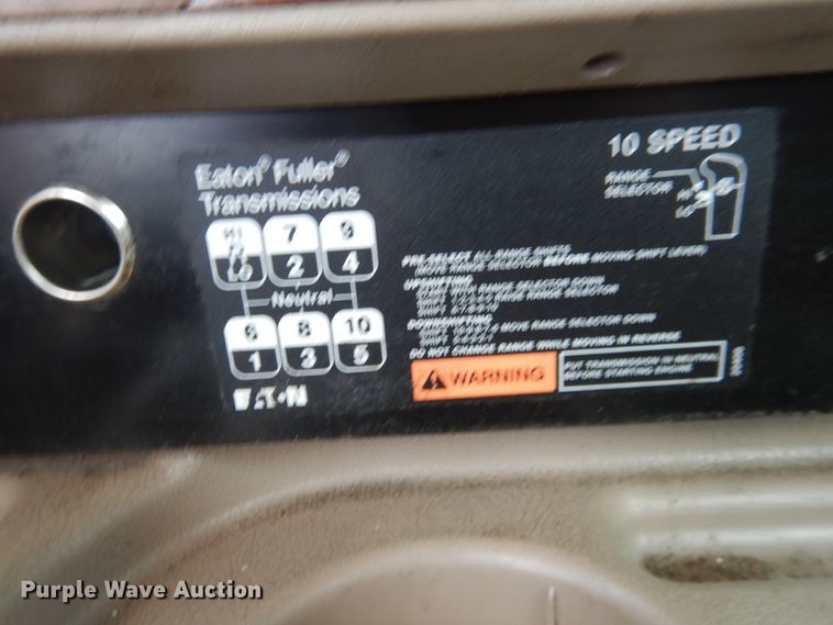 image for item HI9170 2007 International 9200  semi truck