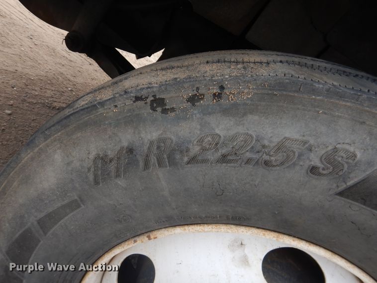 image for item HI9170 2007 International 9200  semi truck