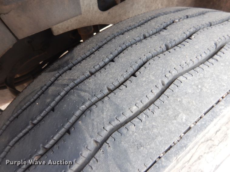 image for item HI9170 2007 International 9200  semi truck