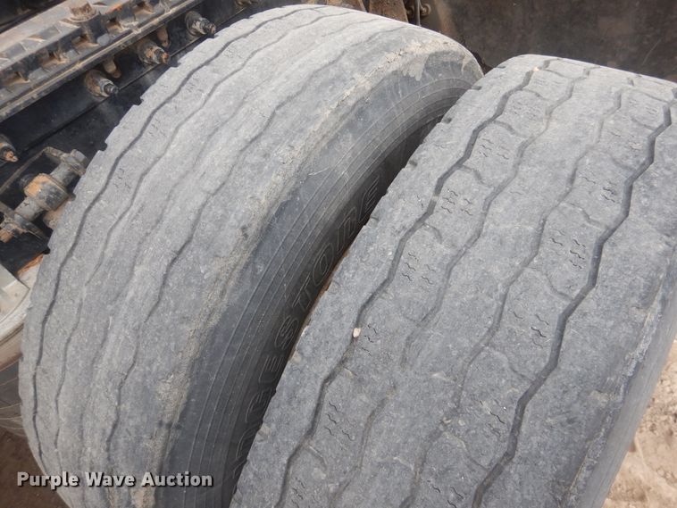 image for item HI9170 2007 International 9200  semi truck