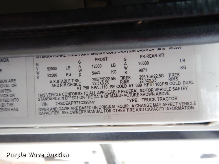 image for item HI9170 2007 International 9200  semi truck