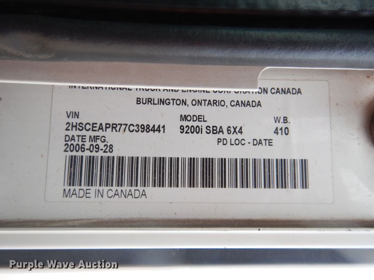 image for item HI9170 2007 International 9200  semi truck