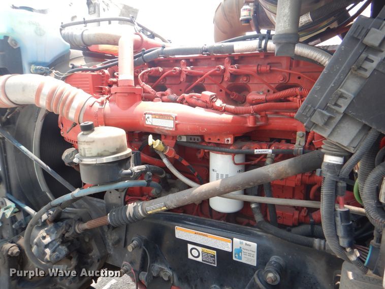 image for item HT9366 2013 Peterbilt 367  semi truck