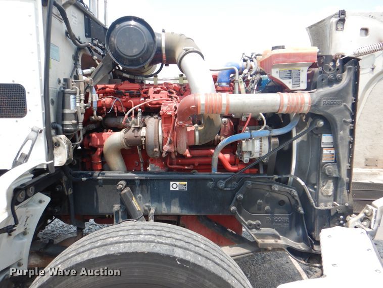 image for item HT9366 2013 Peterbilt 367  semi truck