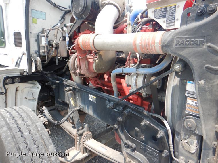 image for item HT9366 2013 Peterbilt 367  semi truck