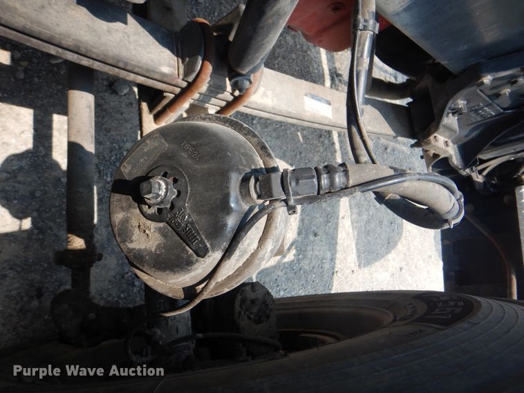 image for item HT9366 2013 Peterbilt 367  semi truck