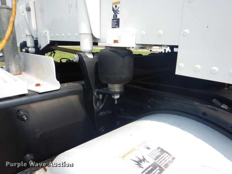 image for item HT9366 2013 Peterbilt 367  semi truck