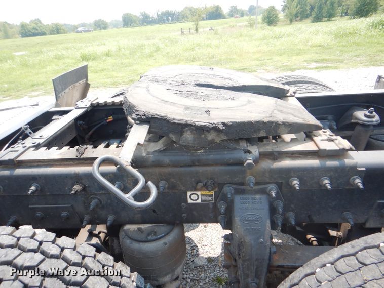 image for item HT9366 2013 Peterbilt 367  semi truck