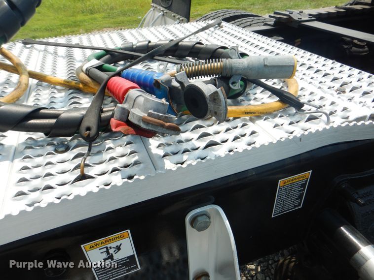 image for item HT9366 2013 Peterbilt 367  semi truck