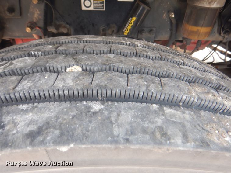 image for item HT9366 2013 Peterbilt 367  semi truck