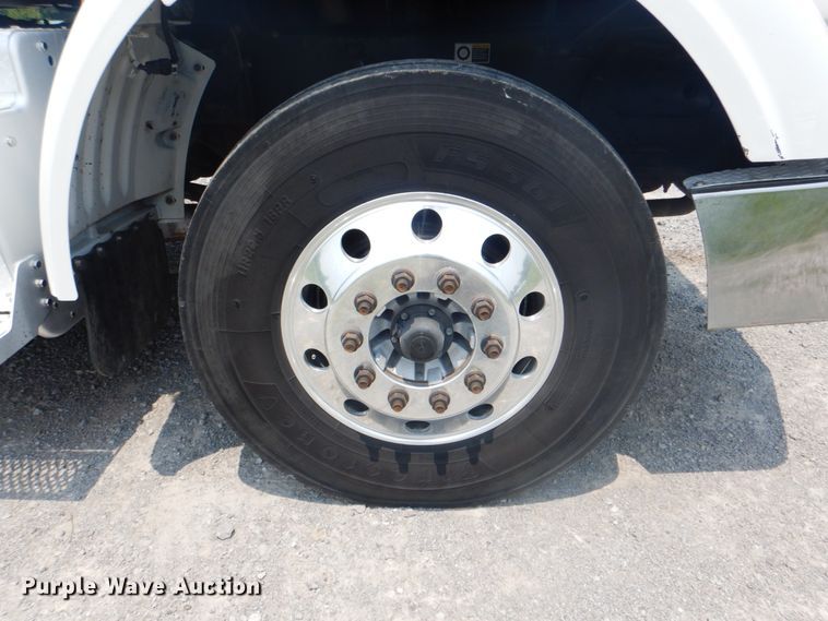 image for item HT9366 2013 Peterbilt 367  semi truck