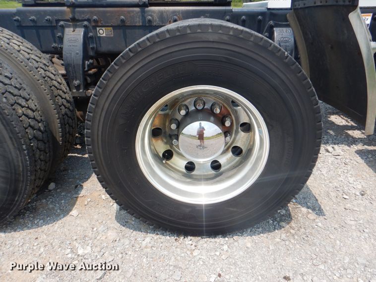 image for item HT9366 2013 Peterbilt 367  semi truck