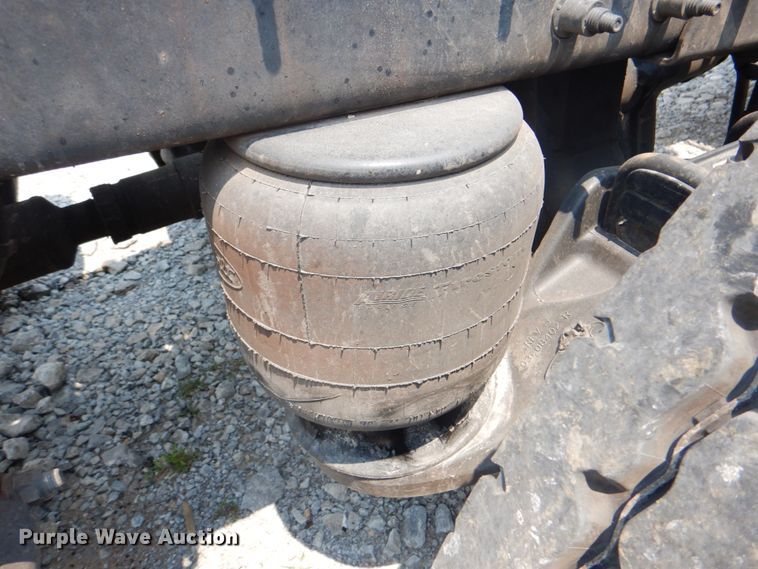 image for item HT9366 2013 Peterbilt 367  semi truck