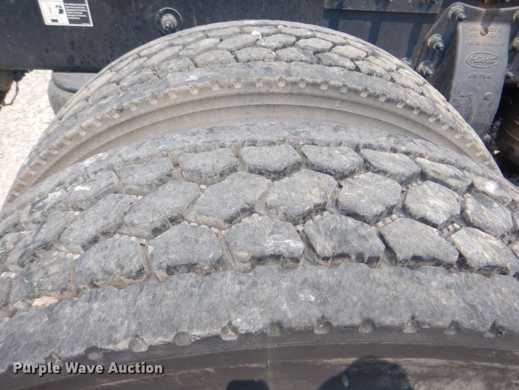 image for item HT9366 2013 Peterbilt 367  semi truck