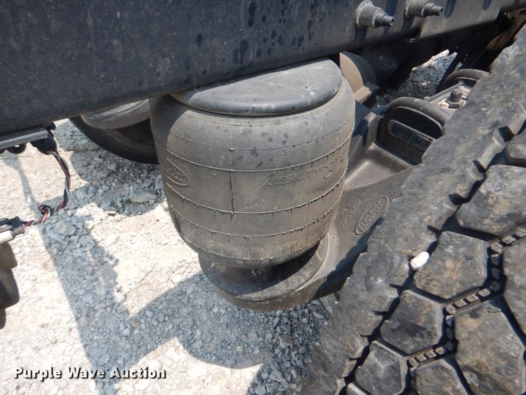 image for item HT9366 2013 Peterbilt 367  semi truck