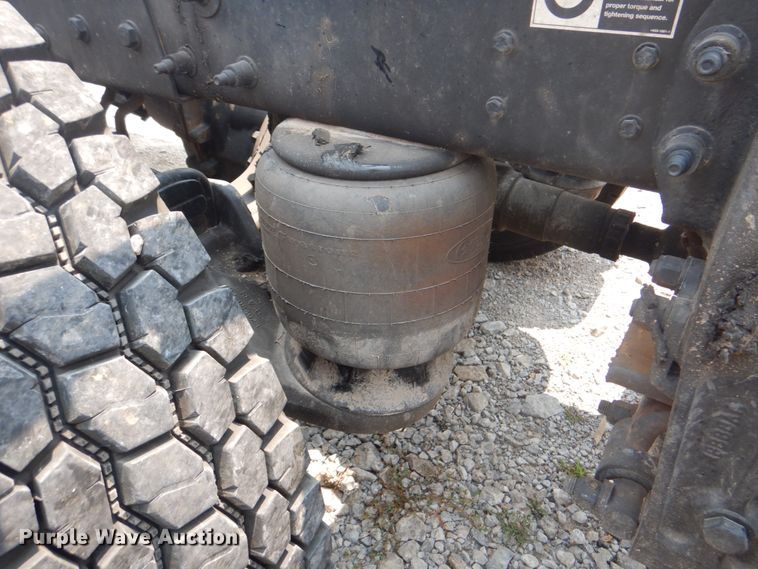 image for item HT9366 2013 Peterbilt 367  semi truck