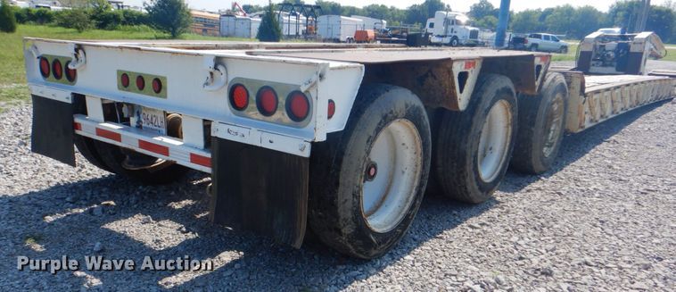 image for item HT9372 2002 Trail King TK110HDG-503  low boy equipment trailer