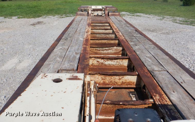 image for item HT9372 2002 Trail King TK110HDG-503  low boy equipment trailer