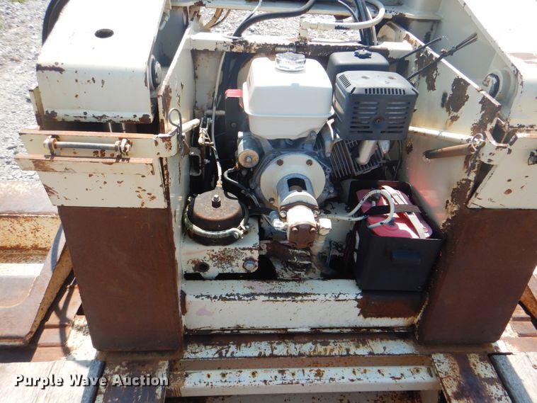 image for item HT9372 2002 Trail King TK110HDG-503  low boy equipment trailer