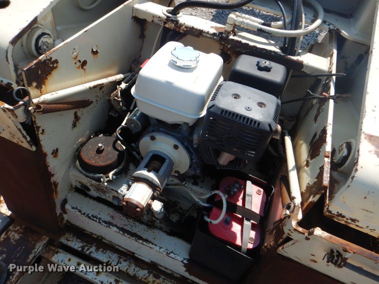 image for item HT9372 2002 Trail King TK110HDG-503  low boy equipment trailer