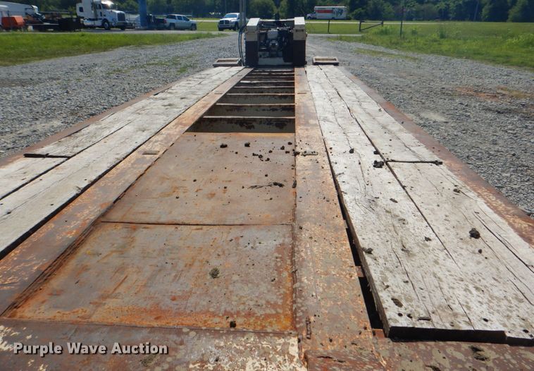 image for item HT9372 2002 Trail King TK110HDG-503  low boy equipment trailer