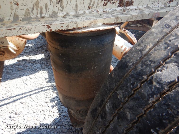 image for item HT9372 2002 Trail King TK110HDG-503  low boy equipment trailer