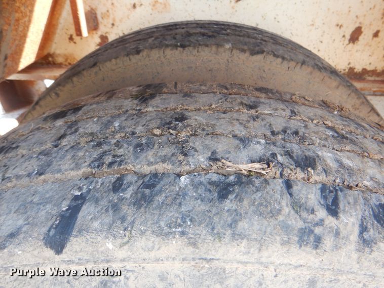 image for item HT9372 2002 Trail King TK110HDG-503  low boy equipment trailer