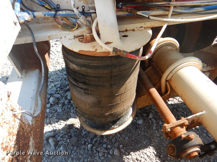 image for item HT9372 2002 Trail King TK110HDG-503  low boy equipment trailer