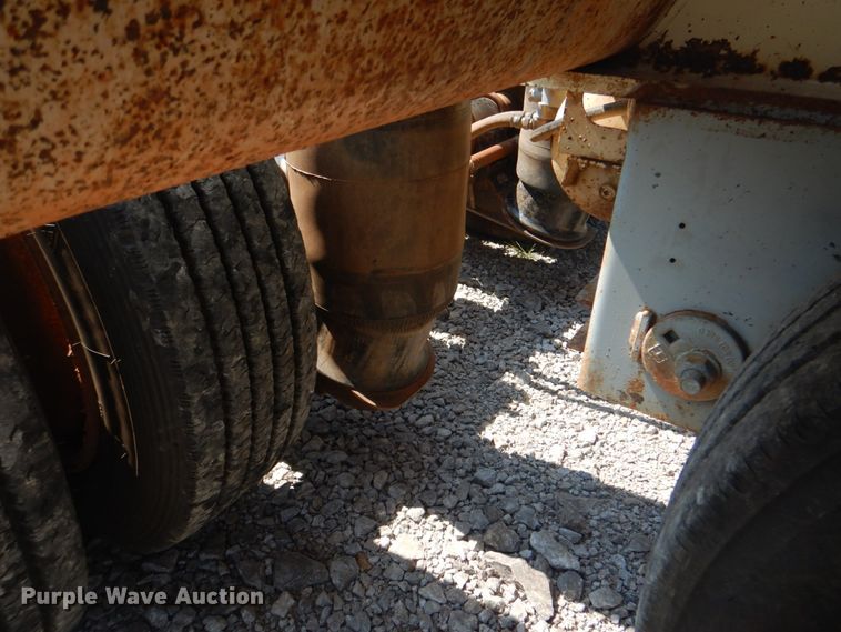 image for item HT9372 2002 Trail King TK110HDG-503  low boy equipment trailer